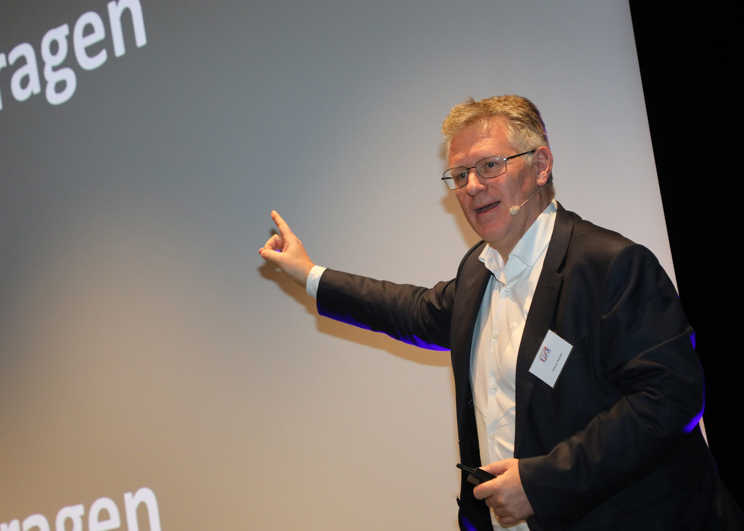 Thierry Moubax speaking at conference